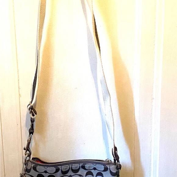 Coach Crossbody-like new excellent condition - Picture 2 of 11